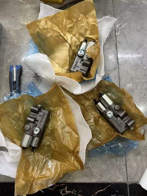 Фабрика прямая продажа по цене стандартного размера Cat305.5E2 Гидравлический насос сборка/ соленоид высокотемпературное сопротивление по цене Катерпиляр экскаватор гидравлические запасные части